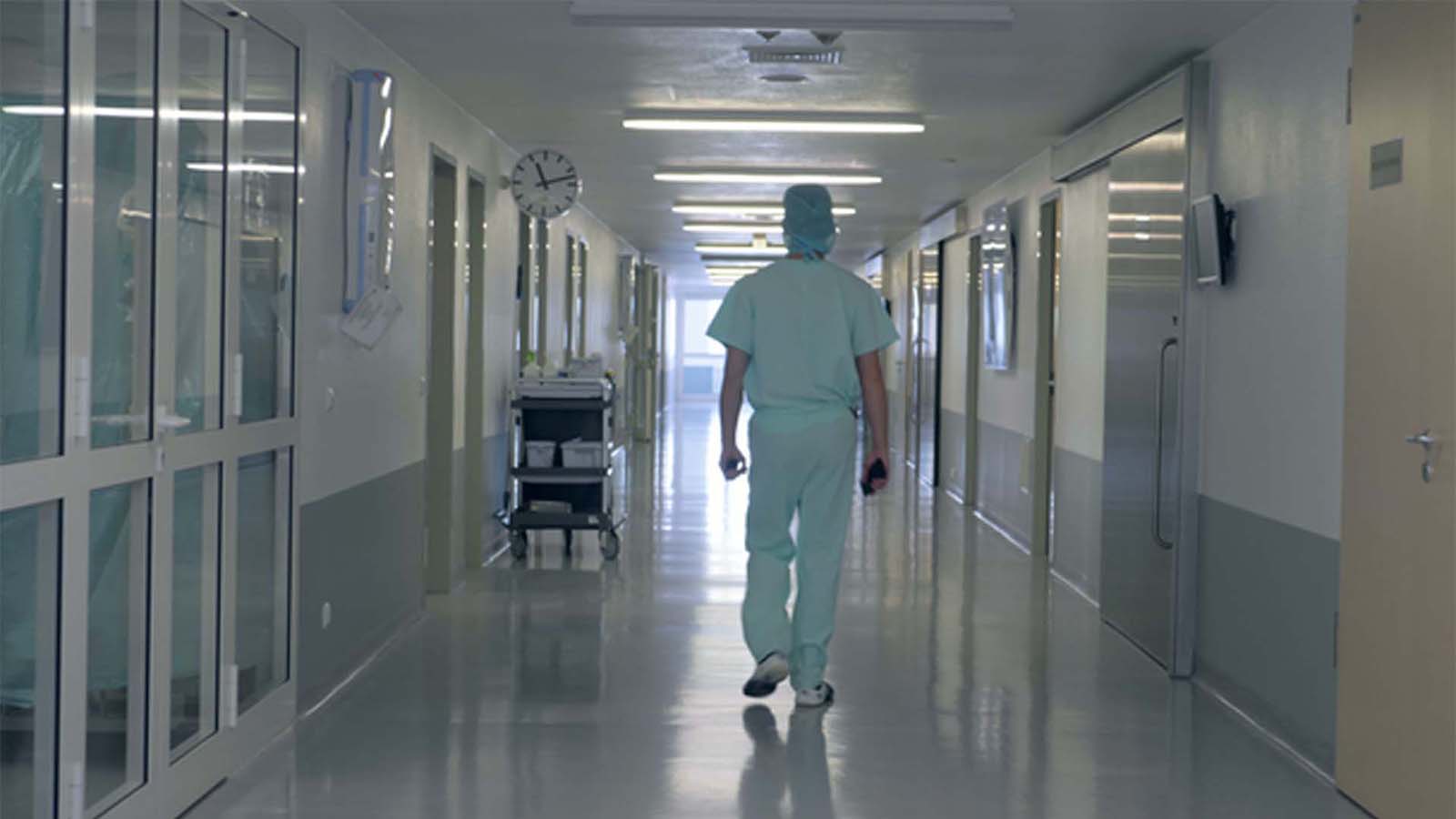 Bel fıtığı ameliyatı olan kadına yanlış kan verildiği iddia edildi! Kadın hayatını kaybetti!