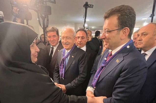 Ajans, İmamoğlu'na mı çalışıyor? Trabzon'da İmamoğlu ve Kılıçdaroğlu'na sevgi gösterisinde bulunan kişinin Marmaris'te yaşadığı ortaya çıktı