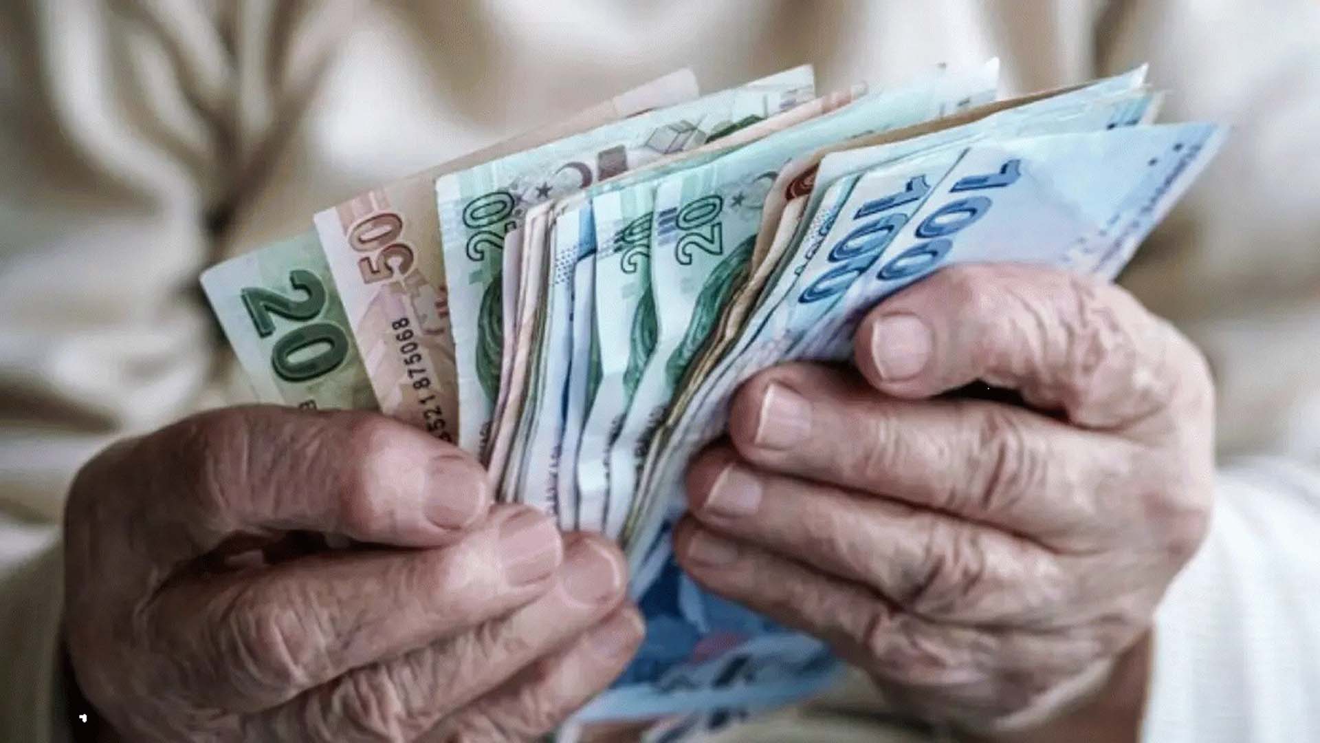 Emeklilere bir müjde daha! Bayram İkramiyelerinin ödeneceği tarih belli oldu!