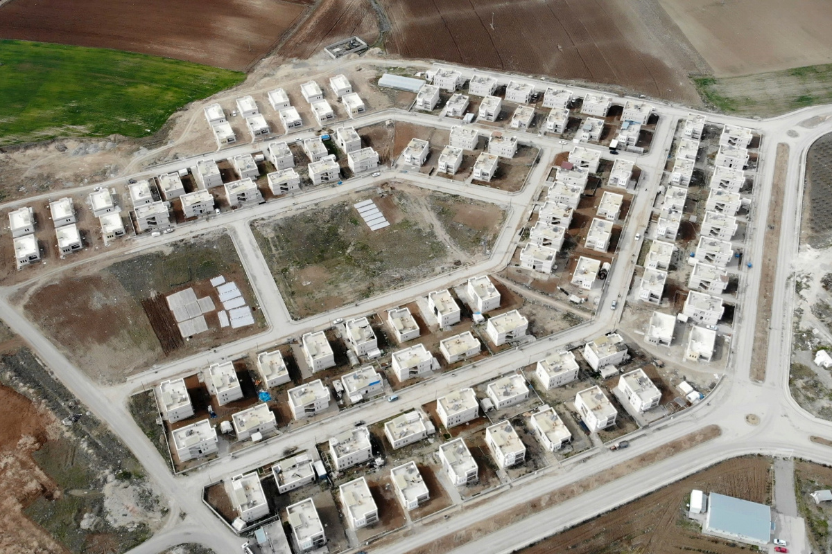 Samsat Belediye Başkanı Halil Fırat,'dan Kılıçdaroğlu'na tepki geldi "İlçemizde 3 yıldan fazla zamandır depremzede kardeşlerimiz evlerinde oturuyor"