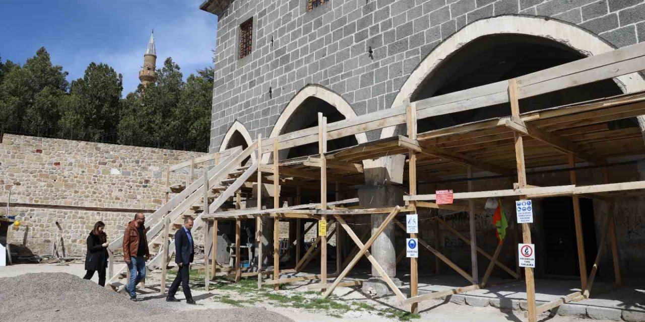 Niğde'de 1861 yılında inşa edilen Rum Ortodoks kilisesi Kütüphaneye çevriliyor