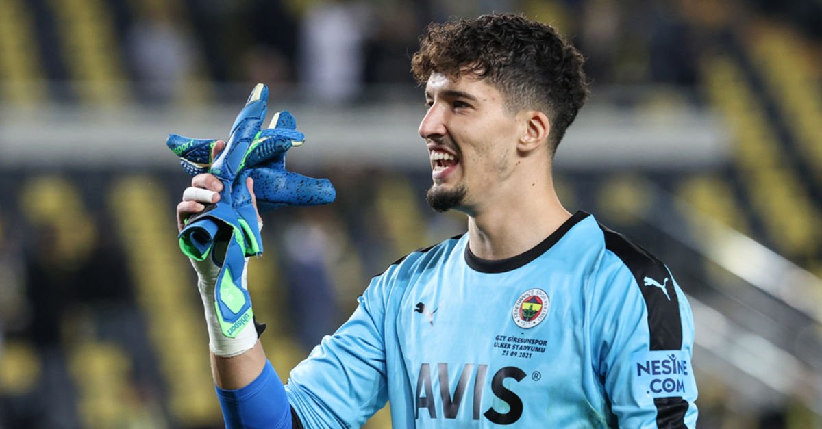 Fenerbahçe resmi siteden duyurdu! Altay Bayındır ameliyat oluyor