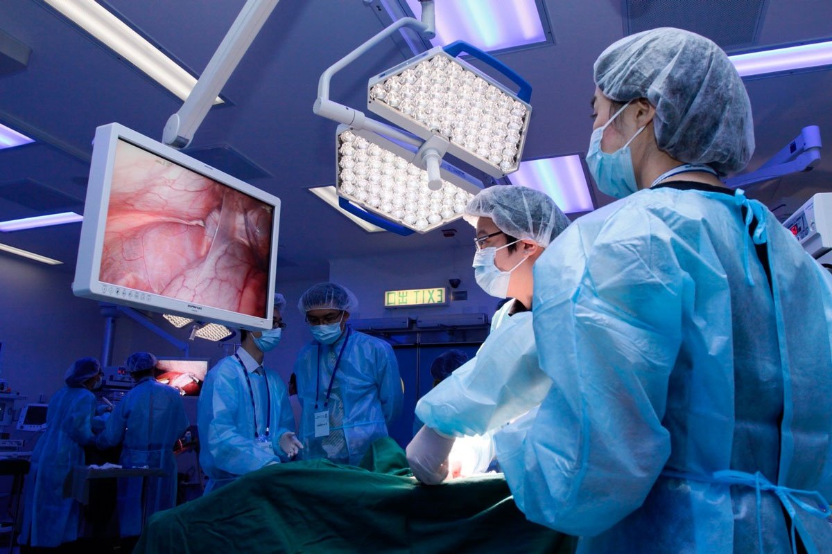 Menüsküs hastaları dikkat! Dizinizin arkasındaki şişlik altından kist çıkabilir