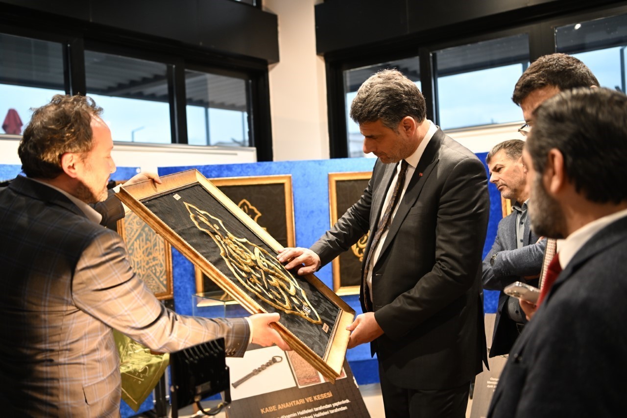 Kartepe’de kutsal emanetlere ziyaretçilerinden büyük ilgi