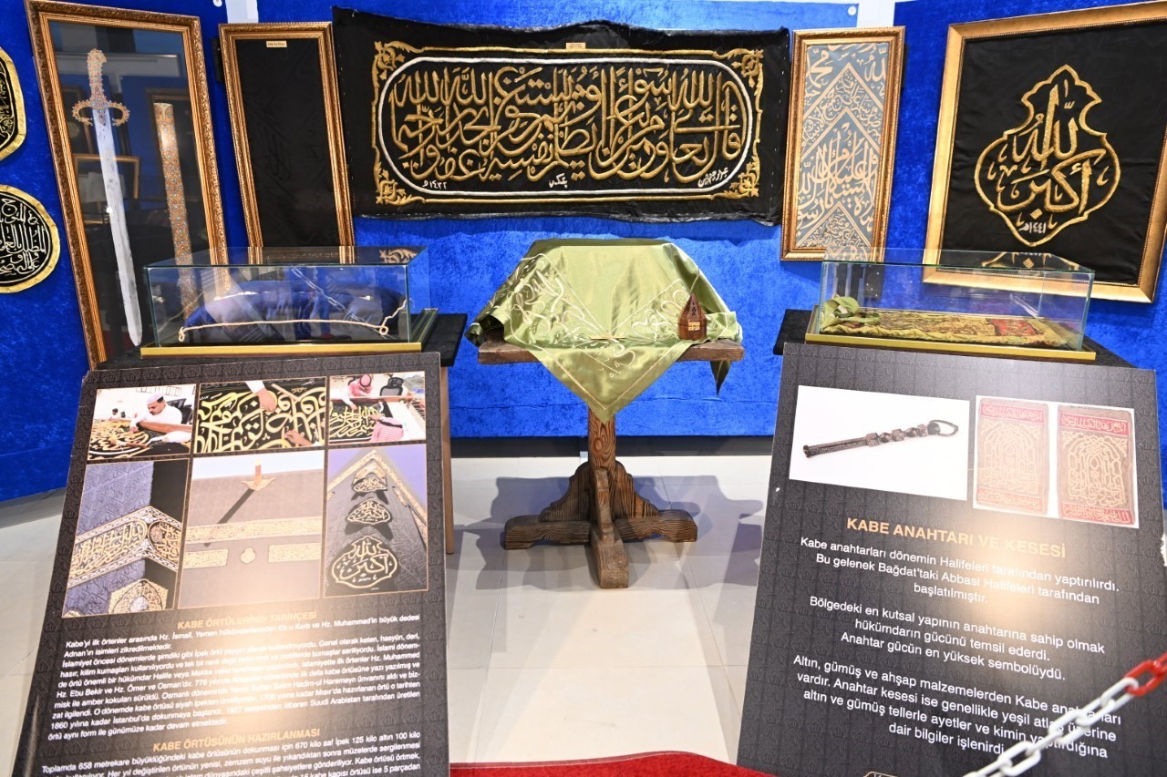 Kartepe’de kutsal emanetlere ziyaretçilerinden büyük ilgi