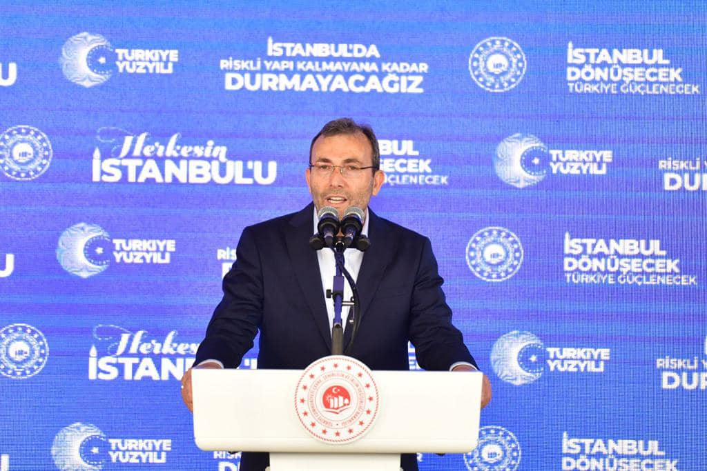 Bakan Kurum, kentsel dönüşüm temel atma törenine katıldı, Pendik'e müjdeleri art arda verdi