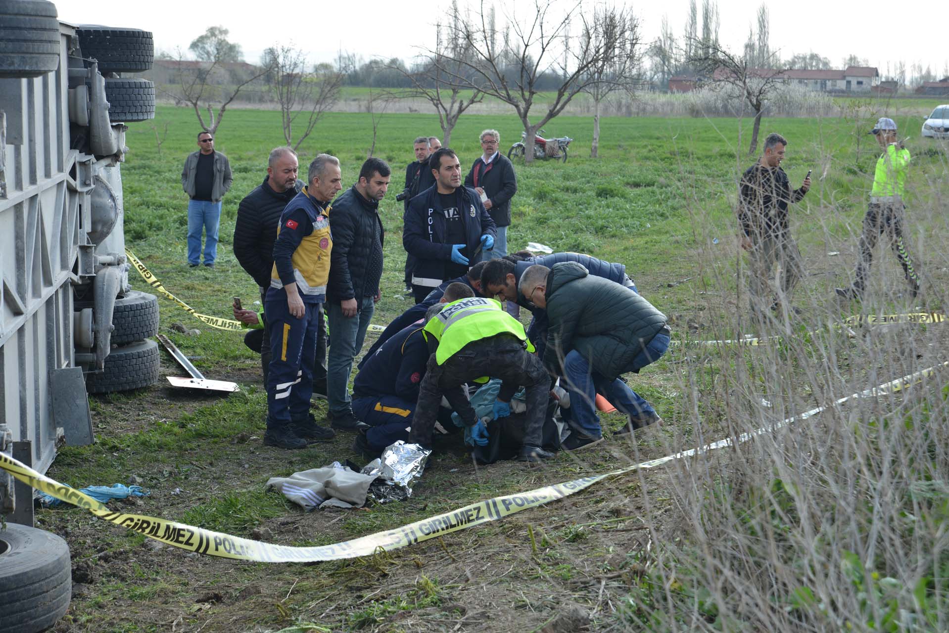 Eskişehir'de işçi servisi şarampole yuvarlandı! Ölü ve yaralılar var! 