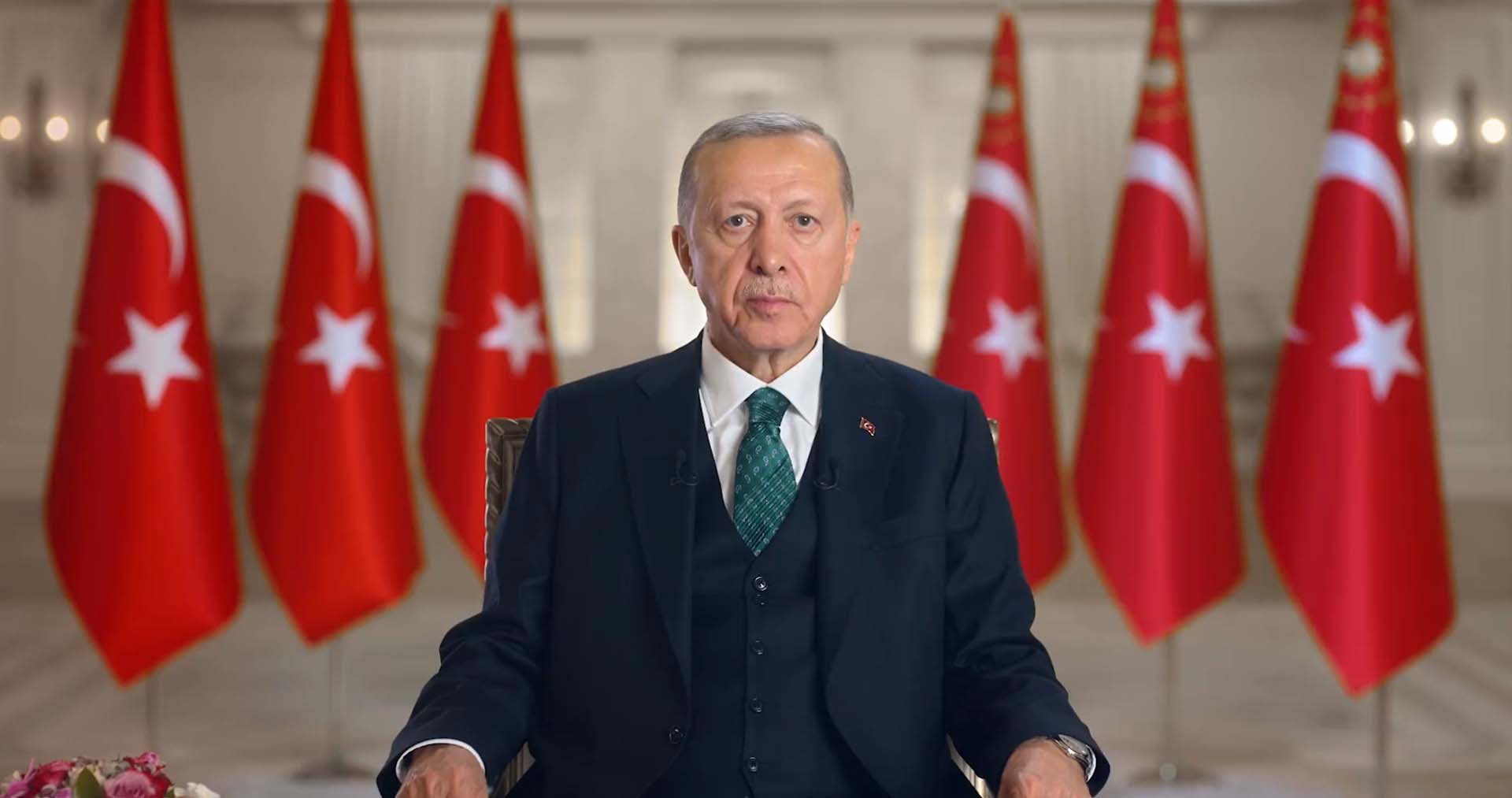 Cumhurbaşkanı Erdoğan bayram mesajı yayınladı! "Milletimizin doğruya 'doğru' diyerek yine en isabetli kararı vereceğinden şüphe etmiyoruz"