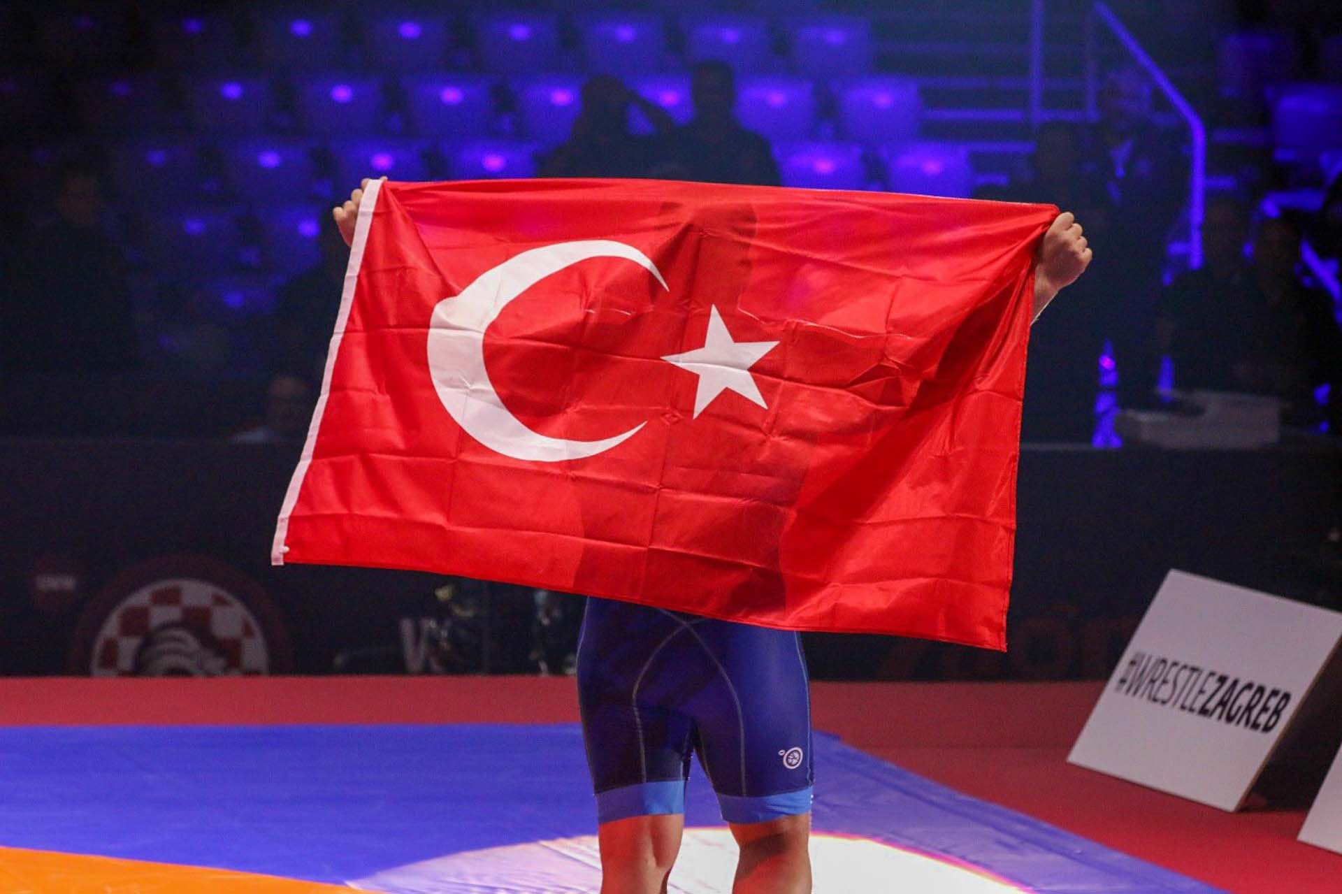 Rıza Kayaalp 12. Avrupa dünya şampiyonu oldu! 