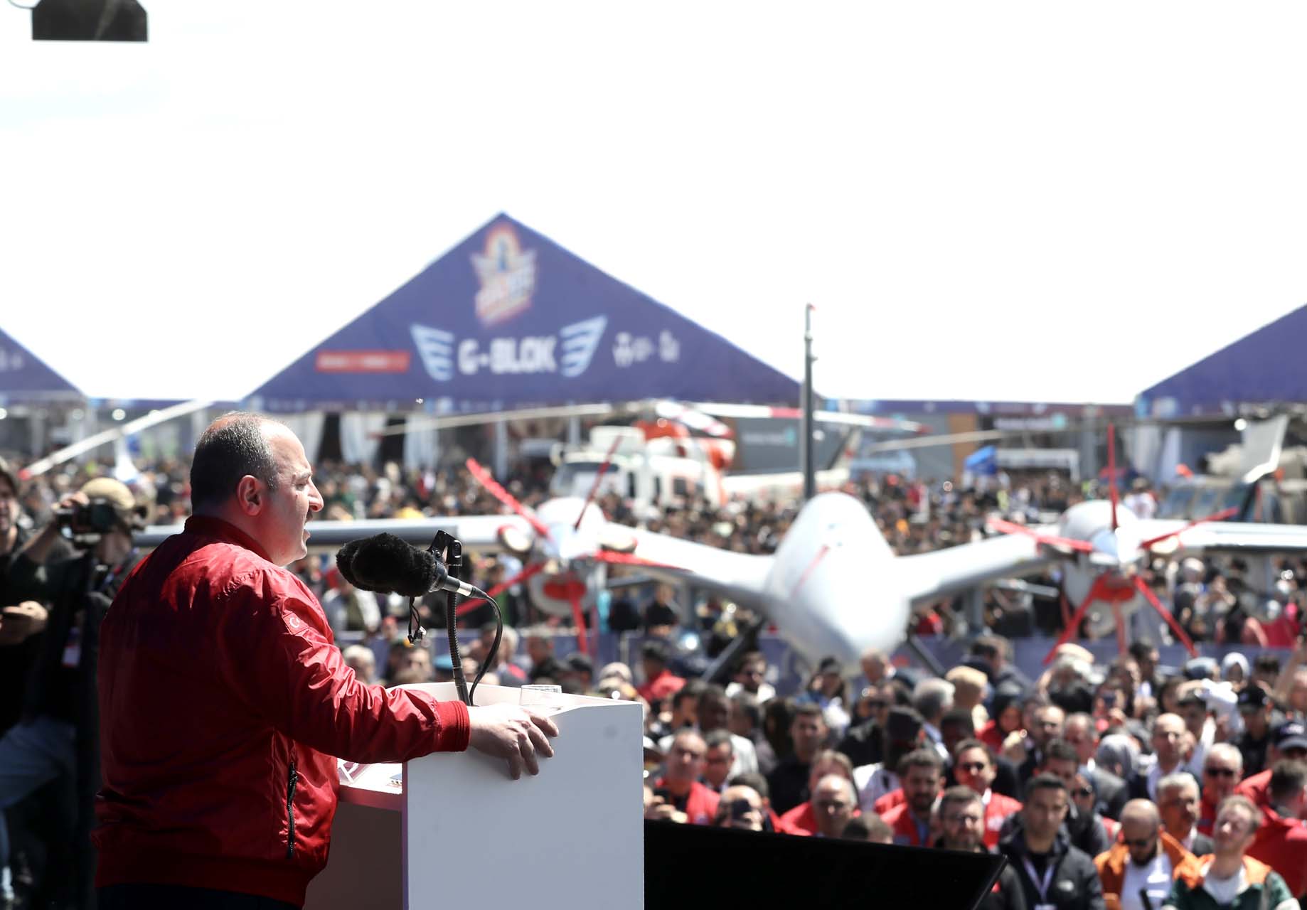 Dünyanın en büyük havacılık ve uzay teknolojisi festivali TEKNOFEST görkemli bir törenle açıldı! 
