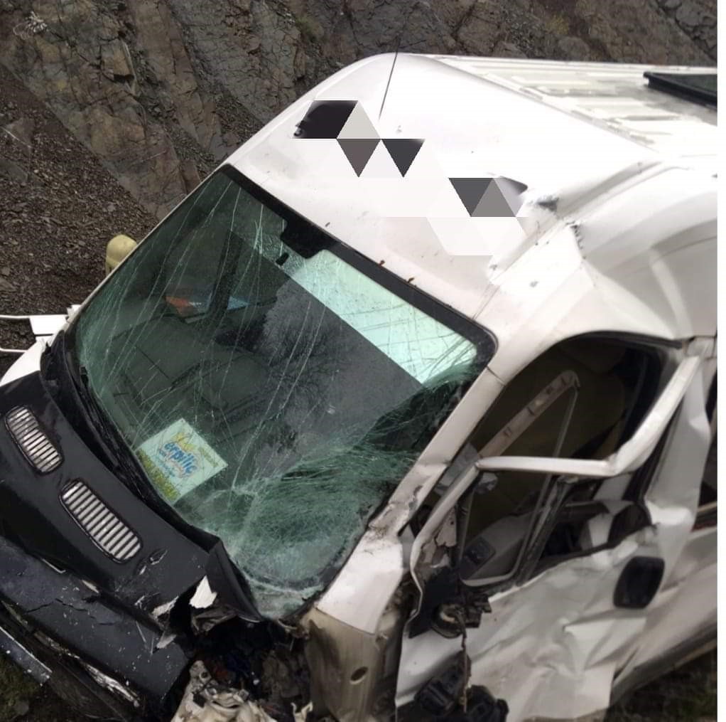 Ankara’da feci kaza! Personel servisi otomobille çarpıştı: 3 ölü, 20 yaralı