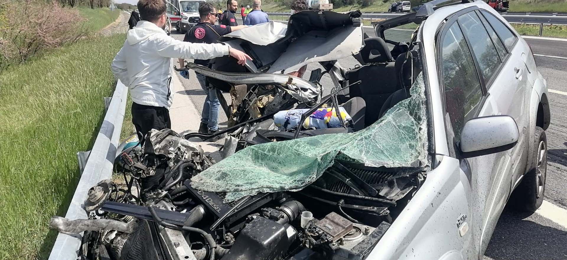 Edirne'de korkunç kaza! Hamile kadın karnındaki bebeğiyle trafik kazasında hayatını kaybetti!