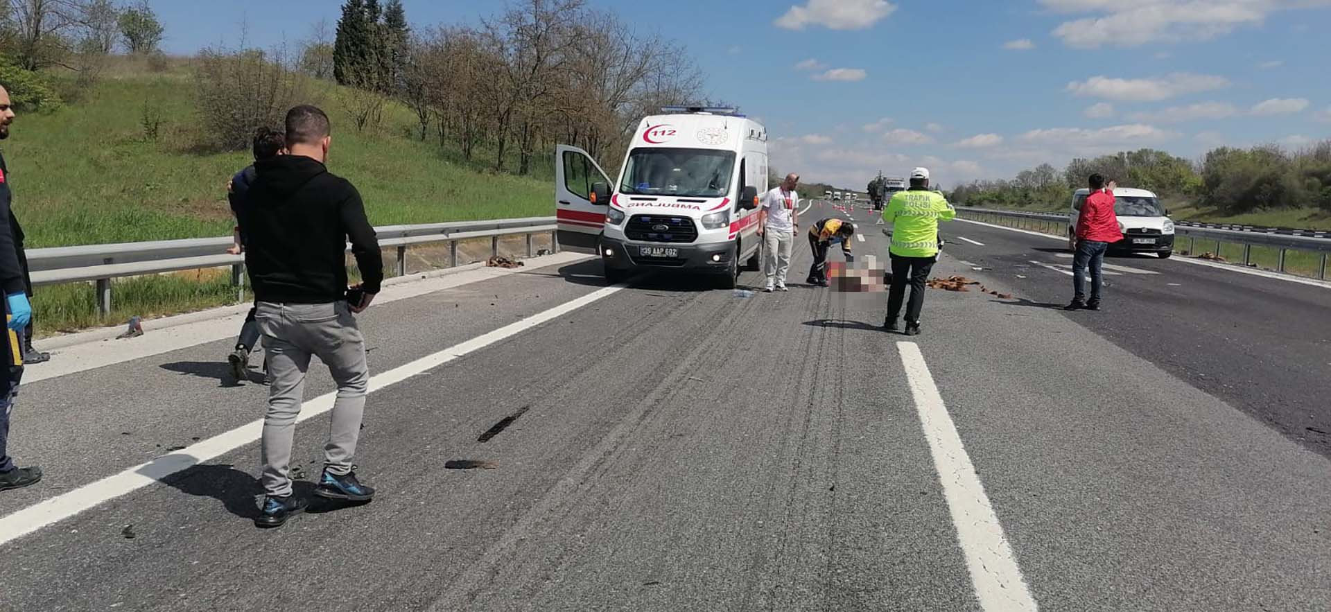 Edirne'de korkunç kaza! Hamile kadın karnındaki bebeğiyle trafik kazasında hayatını kaybetti!