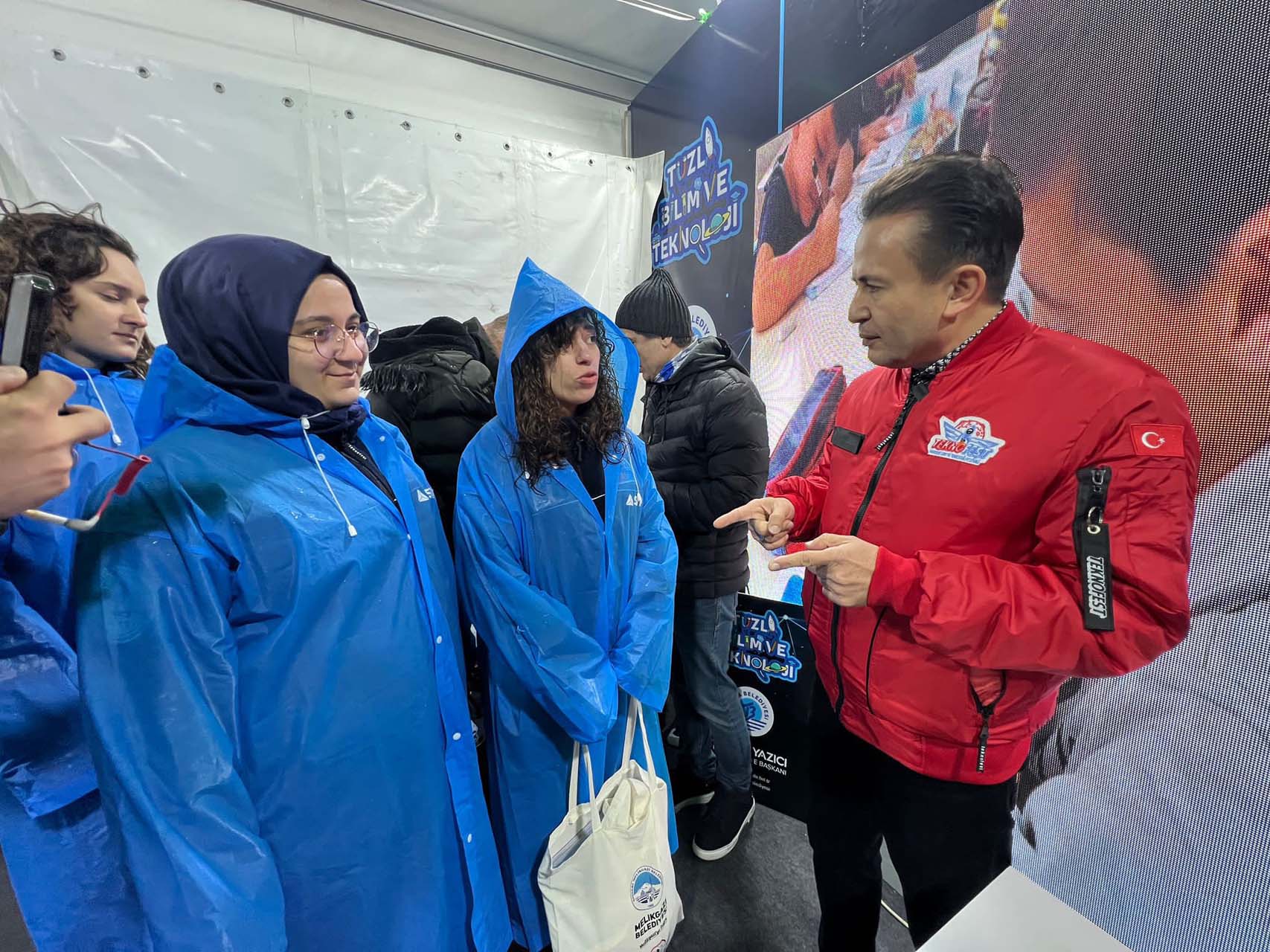 Tuzla Belediye Başkanı Şadi Yazıcı Teknofest'te: Artık Türkiye milli ürünleri dünyayı ihraç eden bir duruma gelmiştir!"