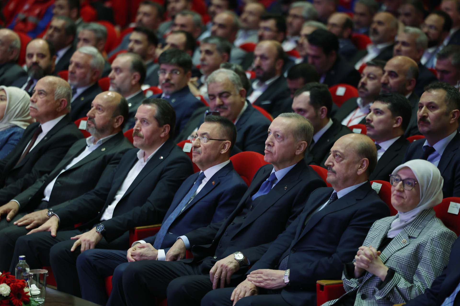 Cumhurbaşkanı Erdoğan'dan emeklileri heyecanlandıran gelişme! "Maaşı 7 bin 500 liranın üstünde olan emeklilerimiz için çalışmamız sürüyor!"