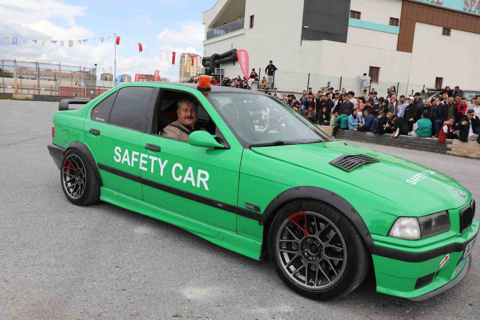 Melikgazi’de Drift Show! TOGG’lu Slalom Yarışı’na gençlerden büyük İlgi
