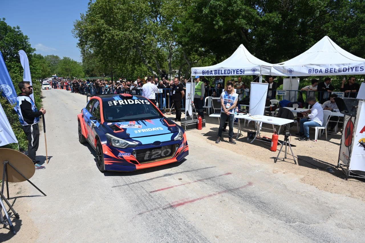 Yarış tutkunları Biga’da! Farklı kategorilerde 35 araba yarıştı