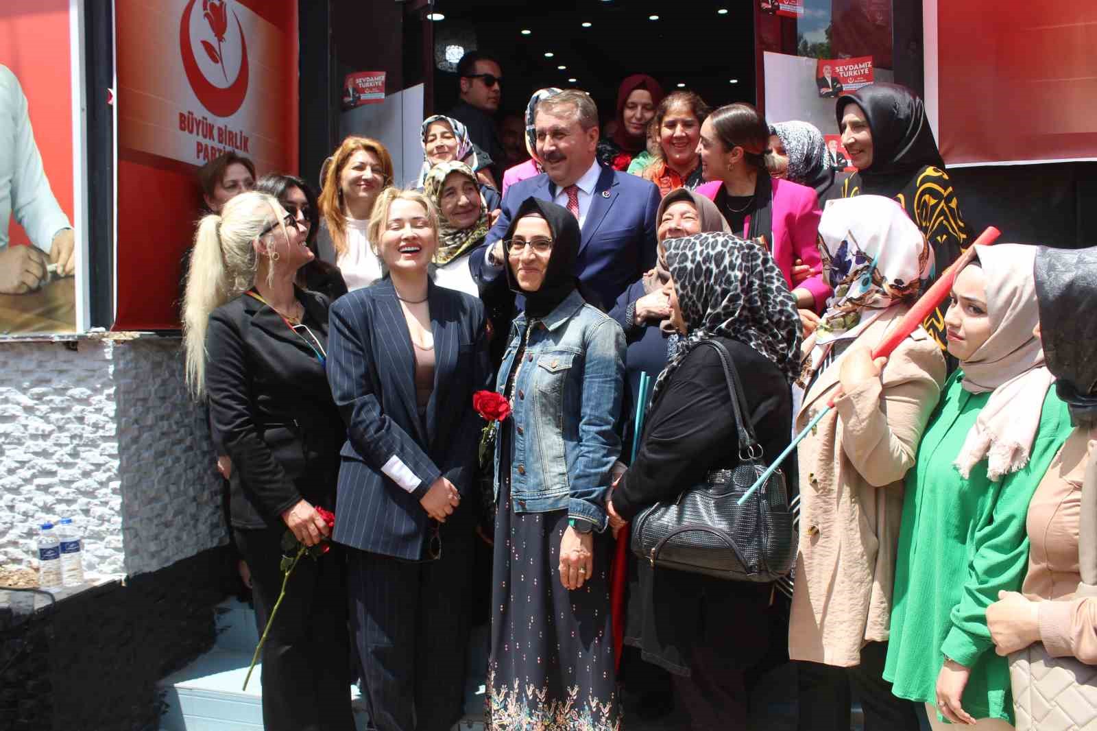 Mustafa Destici: “Kılıçdaroğlu' Terör örgütleriyle anlaştı, Ne kadar terör örgütü varsa onu destekliyor”