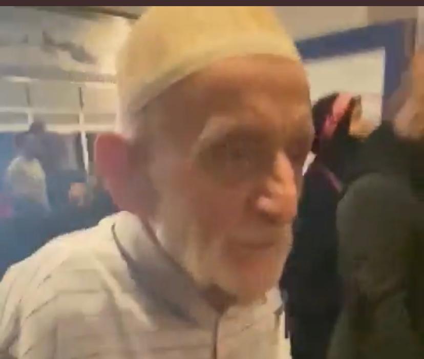 Başkan Erdoğan, iki büklüm metro merdivenlerinden çıkarak AK Parti İstanbul mitingine gelen Hüseyin dedeyi telefonla aradı