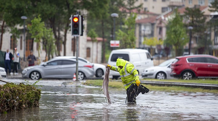 Meteoroloji uyardı! Ani sel, su baskını, yıldırım, yerel dolu yağışı etkili olacak 