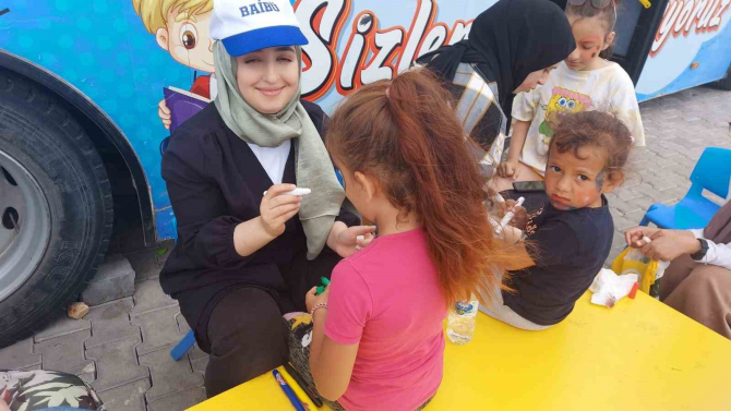 Bolu Abant İzzet Baysal Üniversitesi öğrencilerinden depremzedelere anlamlı ziyaret