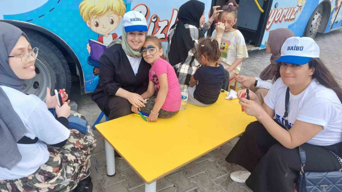 Bolu Abant İzzet Baysal Üniversitesi öğrencilerinden depremzedelere anlamlı ziyaret