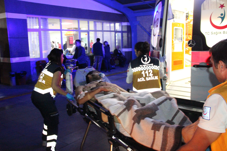 Gelinini, oğlunun evinde başka bir adamla yakalayan kayınpeder çılgına döndü!