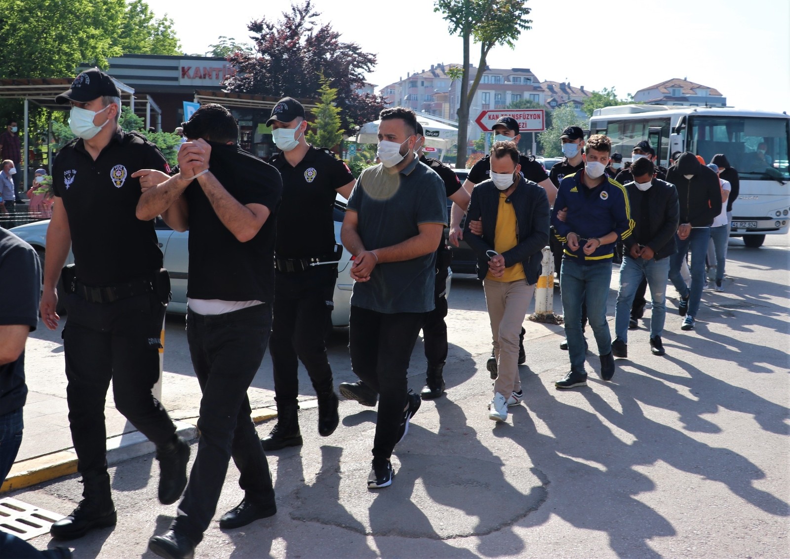 Isparta’da operasyon! 55 firari yakayı ele verdi