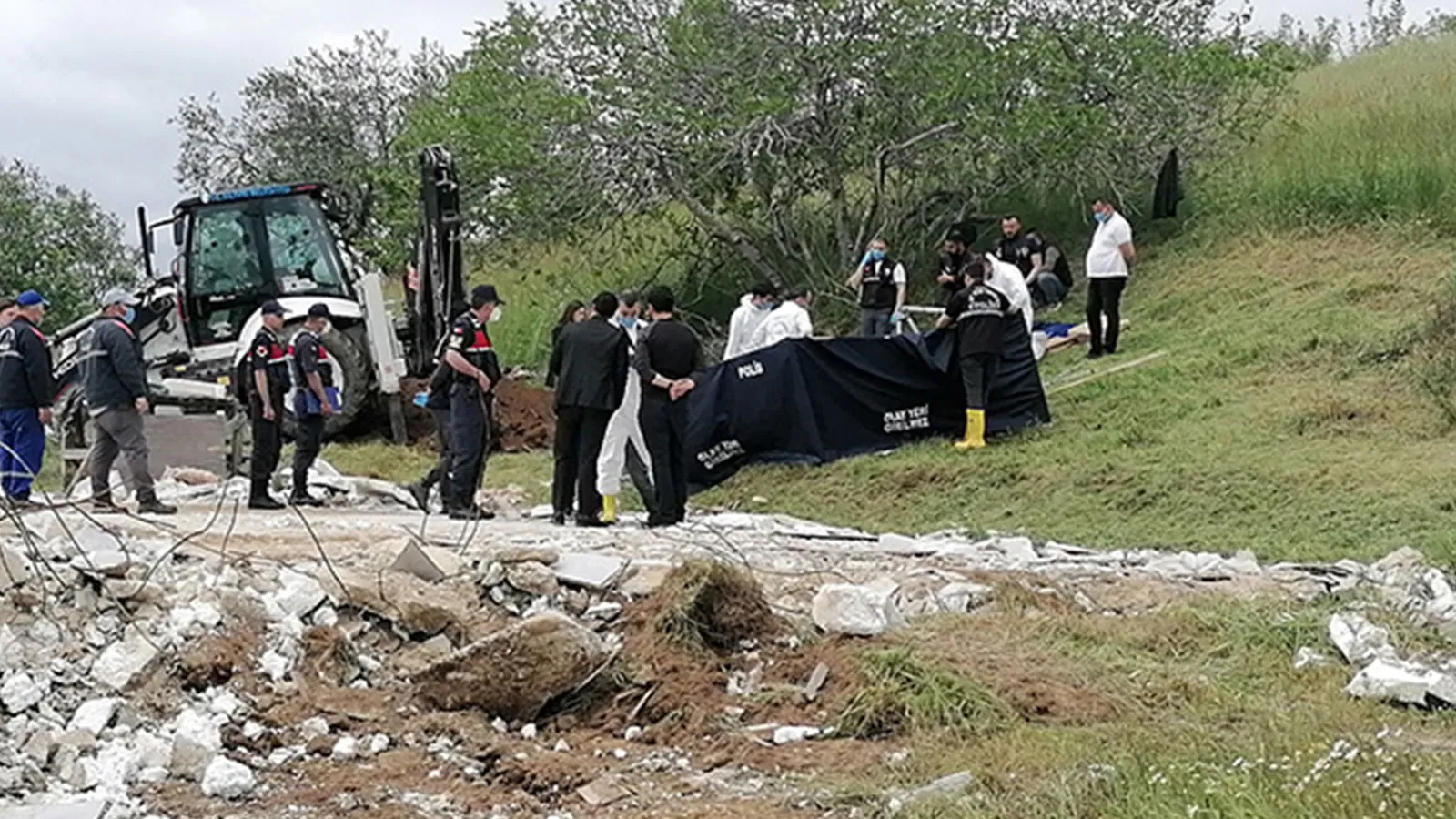 1'i akraba 4'ü Aynı aileden 5 kişilik seri infaz: Öldürüp tarlaya gömmüş