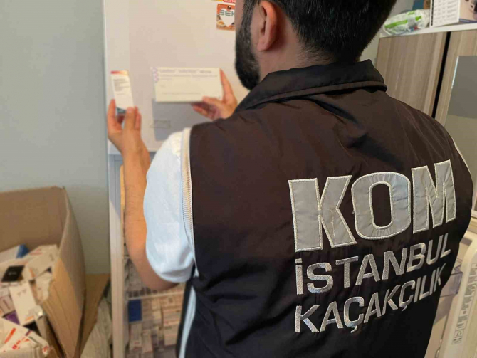 İstanbul'da kaçak ilaç operasyonu, binlerce kutu ilaç ele geçirildi