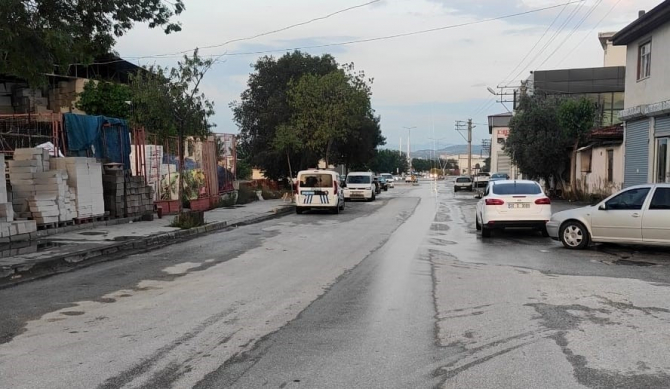 Çimento indirirken tartıştığı arkadaşını 3 yerinden bıçakladı