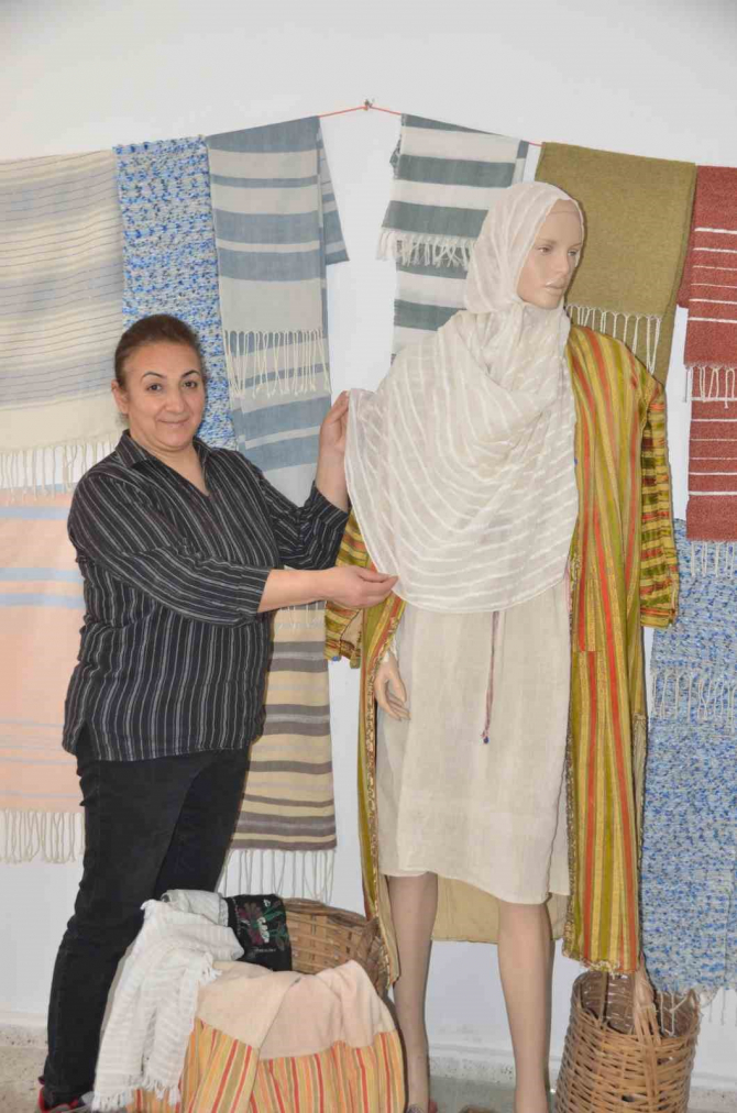 Antalya'nın İbradı ilçesinde Yöreye Özgü 300 Yıllık Gılamık Dokuma Sanatı Yaşatılıyor