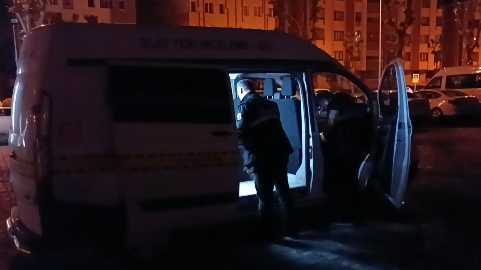 Otomobiliyle çarptığı kadın hayatını kaybederken sürücü kayıplara karıştı!