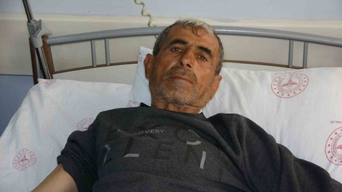 Yüksek kayalıklardan düşen çobanın hayatını helikopter kurtardı!