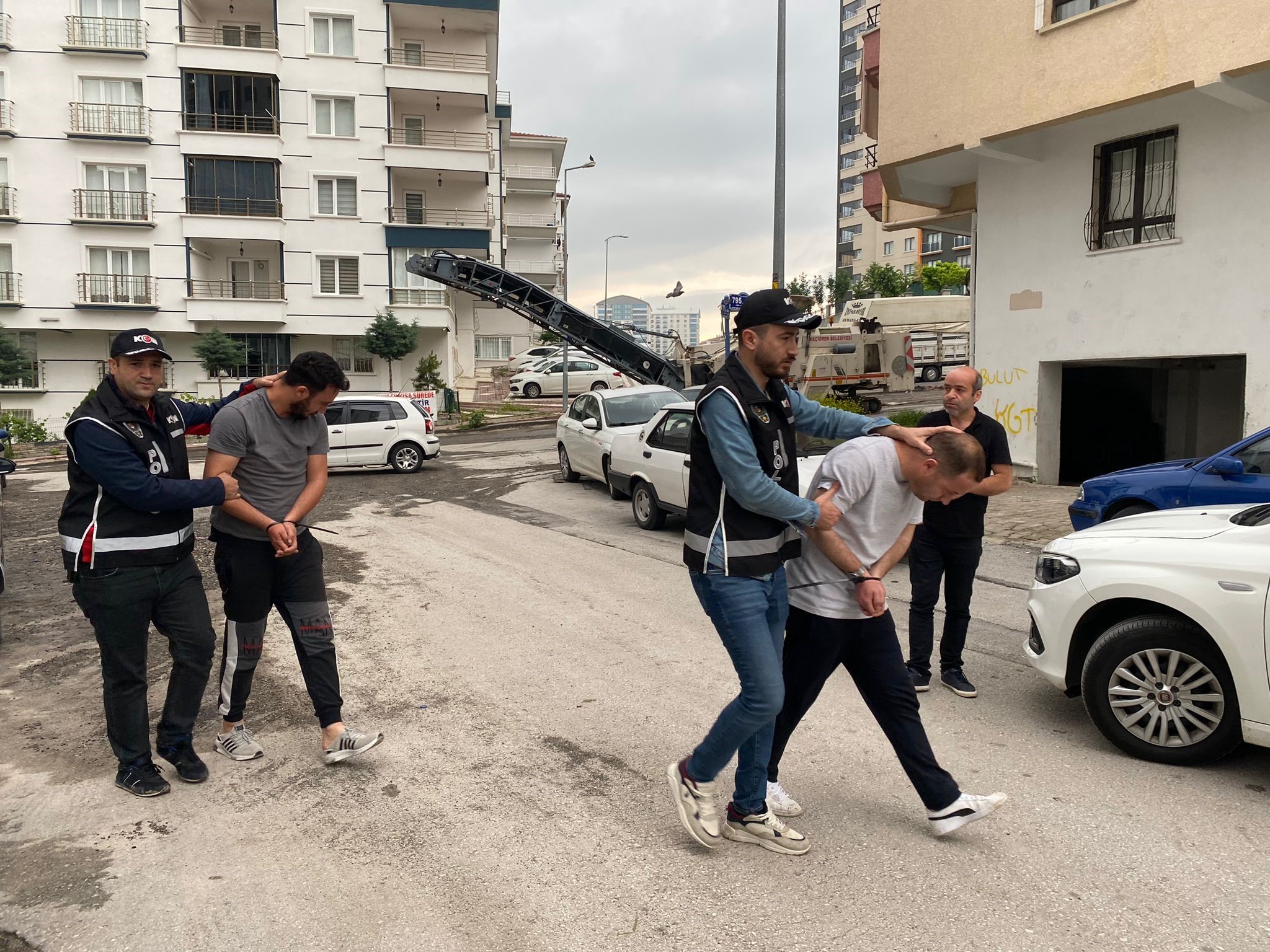 Ehliyet sınavlarına hile karıştıran organize örgüte operasyon düzenlendi