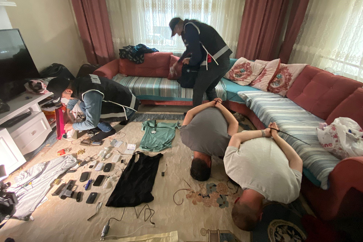 Ehliyet sınavlarına hile karıştıran organize örgüte operasyon düzenlendi