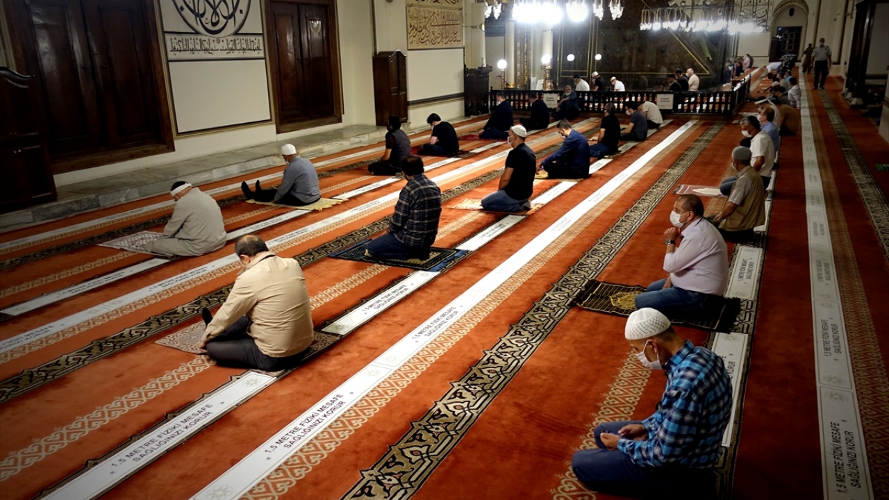 oturarak-namaz-kilma3.jpg