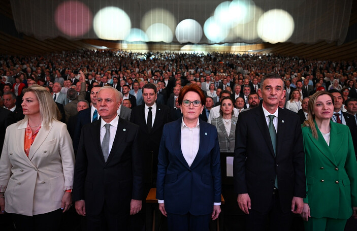 Meral Akşener'den tasfiye rüzgarı! Muhaliflerin üstü çizildi!
