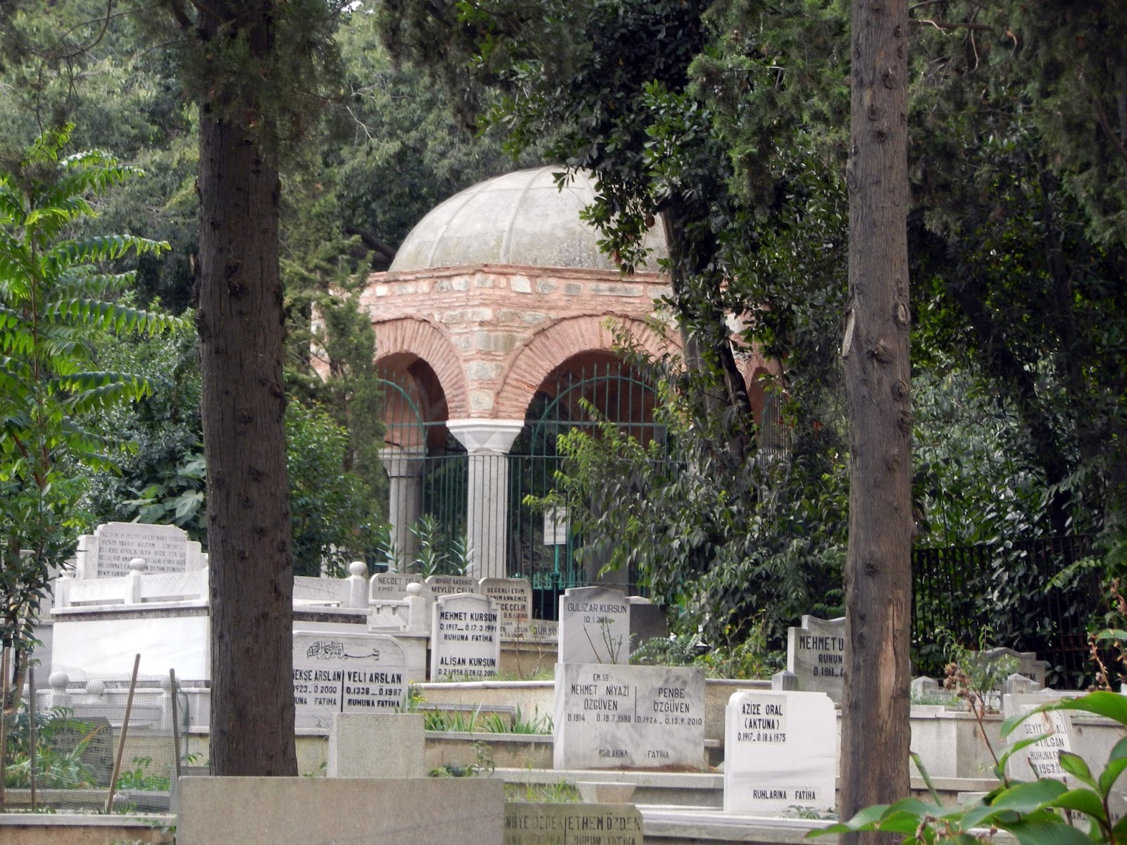karacaahmet-mezarligi4.jpg