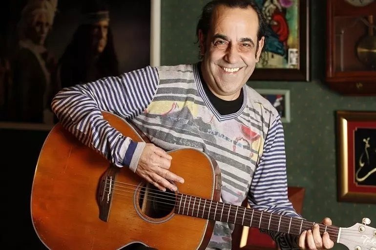 Sanatçı Özkan Uğur hayatını kaybetti! Fahrettin Koca duyurdu!