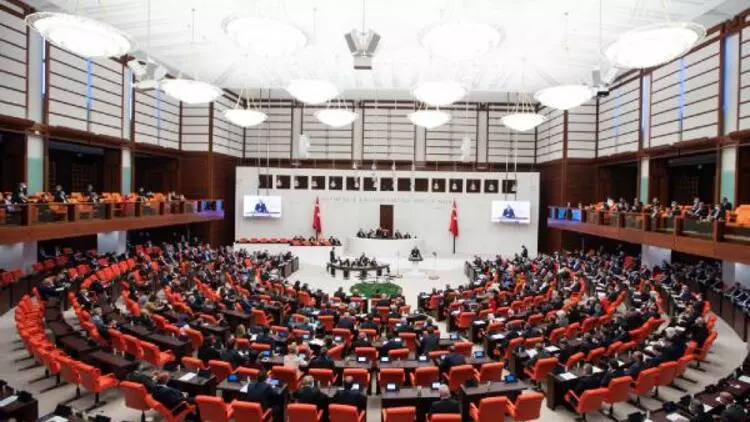 Devlet Bahçeli emeklilere yapılan zammı az buluşmuştu. Emeklilerin gözü kulağı mecliste, emeklilere ne kadar zam yapılacak?