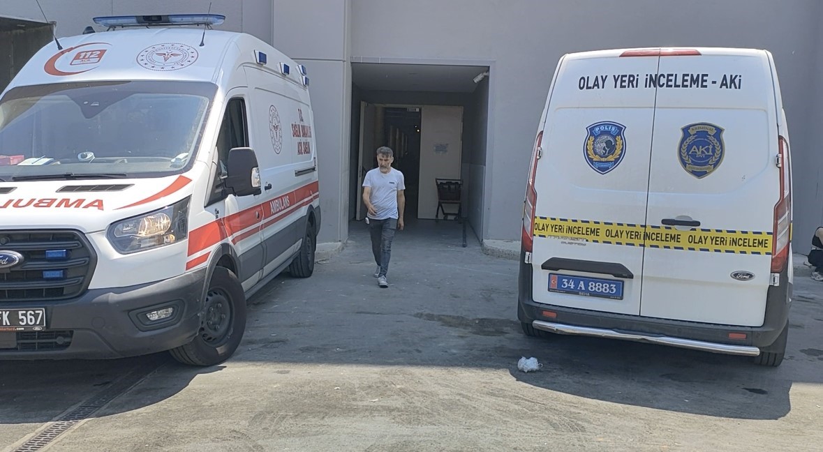 İstinye Park AVM’de korkunç olay: Çamaşır ipiyle asılı bulundu