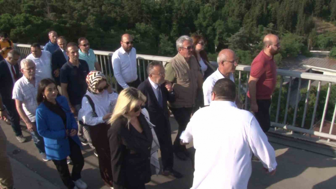 15 Temmuz Şehitler Köprüsü’ne dev bayrak