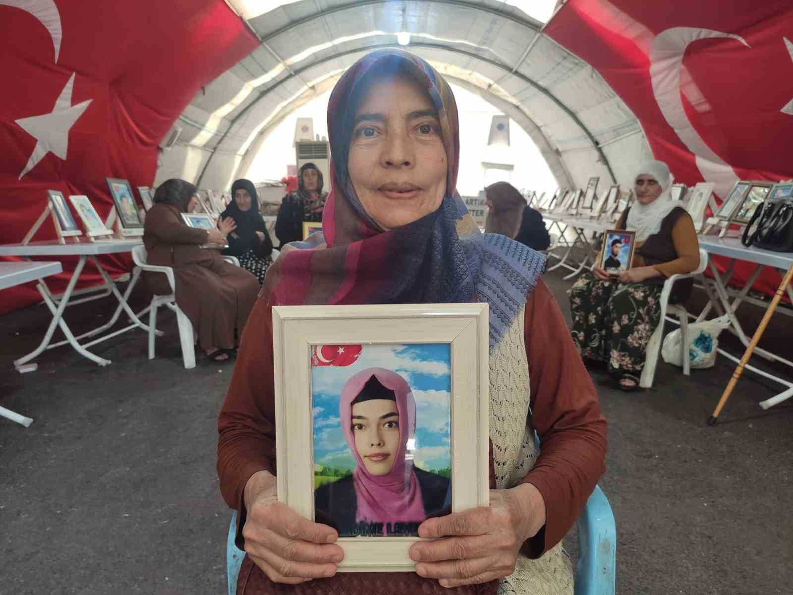 Diyarbakır anneleri çocuklarının yolunu gözlüyor! Evlat nöbeti sürüyor!