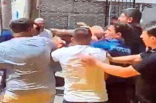 Delege seçiminde yumruklar konuştu! CHP karıştı!