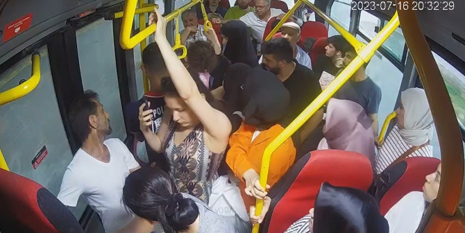 Otobüste "Çarşafın bana değiyor, tiksiniyorum sizden" diyen kadına diğer yolcular haddini bildirdi!