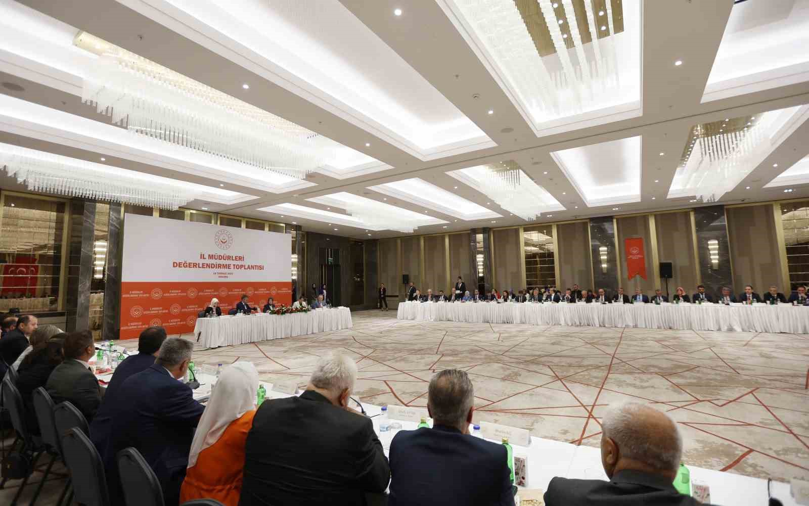 Aileyi merkeze alan bir vizyonu bu ülkede tanımlayacağız! Bakan Göktaş'tan önemi açıklamalar!