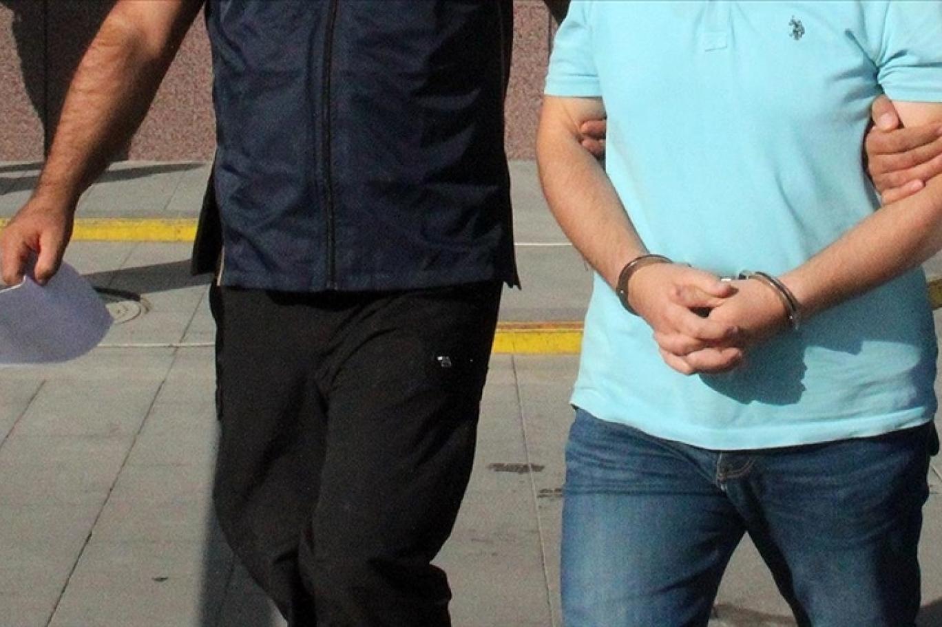 İstanbul’dan İzmir’e sahte para taşıdı! Zanlı sahte banknotlarla gözaltına alındı