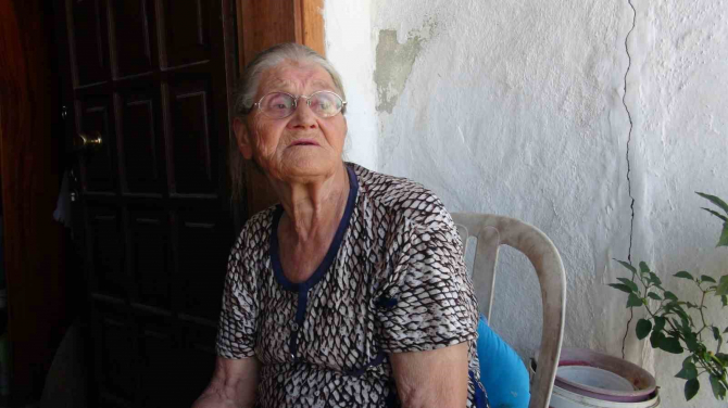 78 yaşındaki yaşlı kadın evine giren hırsızlara böyle seslendi: Müsait ise çaldıklarını getirsin