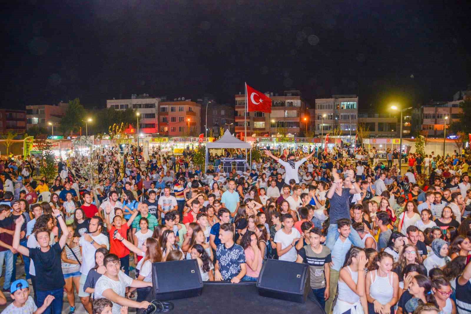Karacabey’de bu yılda coşkuyla ’Ihlamur Festivali’ esecek